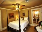 фото отеля Saras Bed & Breakfast Inn Houston