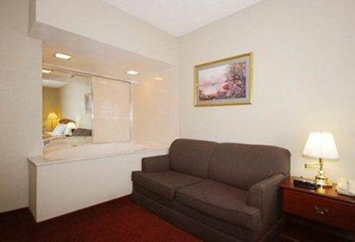 фото отеля Comfort Inn Metro Airport