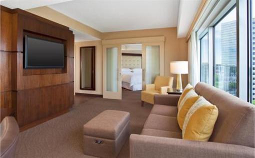 фото отеля Sheraton Indianapolis Hotel and Suites