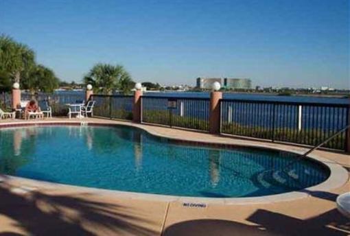 фото отеля Holiday Inn Express Tampa - Rocky Point Island
