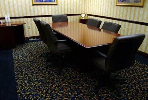 фото отеля Holiday Inn Express Tampa - Rocky Point Island