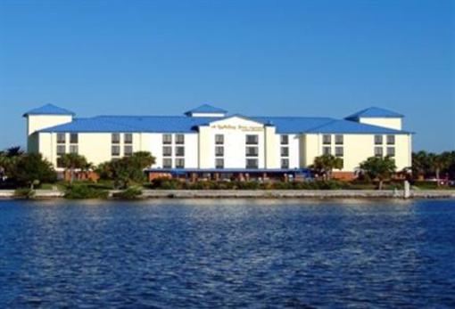 фото отеля Holiday Inn Express Tampa - Rocky Point Island