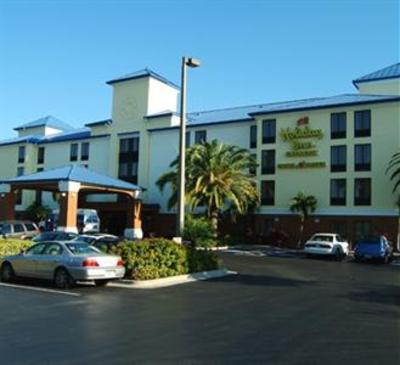 фото отеля Holiday Inn Express Tampa - Rocky Point Island