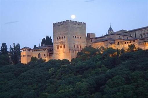 фото отеля Apartamentos Turisticos Alhambra