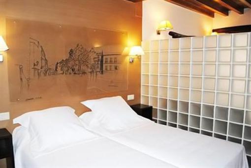 фото отеля Apartamentos Turisticos Alhambra