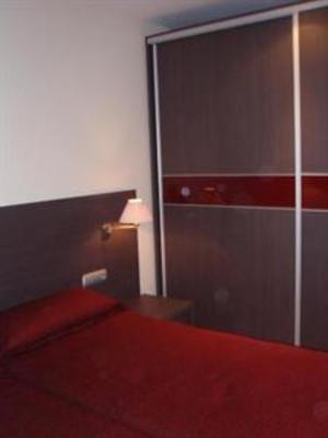 фото отеля Aparthotel Bardon Golden Coast Castelldefels