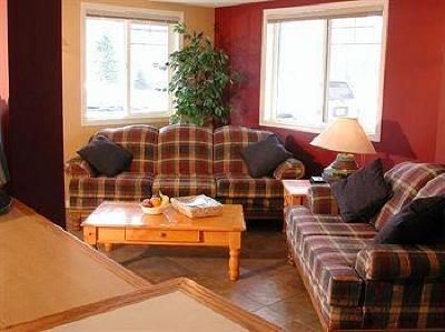 фото отеля Banff Boundary Lodge