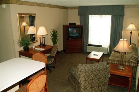 фото отеля Hampton Inn & Suites Tampa - North