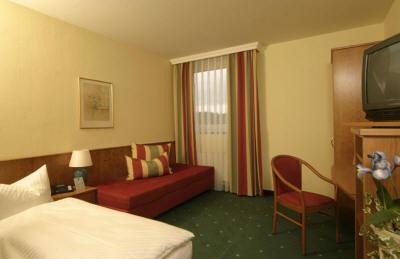 фото отеля BEST WESTERN Queens Hotel Pforzheim-Niefern