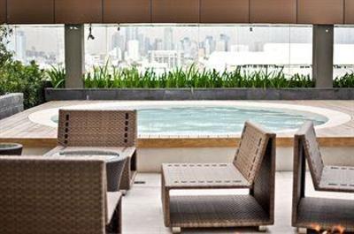 фото отеля Best Western Premier F1 Hotel