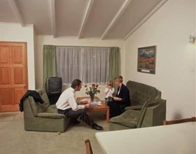 фото отеля Gwendoline Court Motel