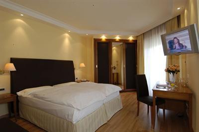 фото отеля Hotel Leonardo Da Vinci Terme & Golf