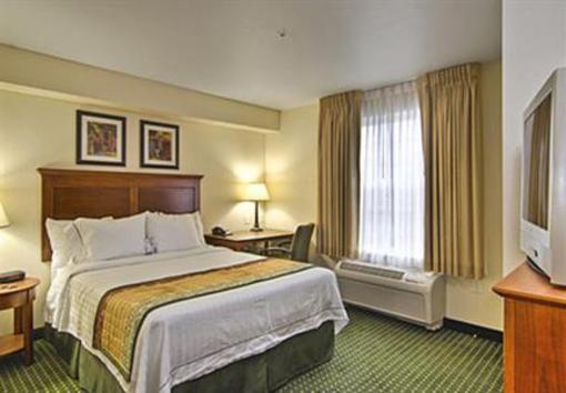 фото отеля TownePlace Suites Medford