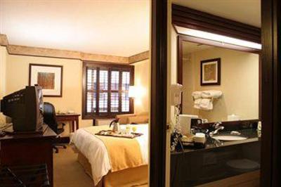 фото отеля Radisson Hotel Ottawa Parliament Hill
