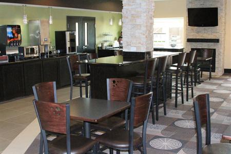 фото отеля Comfort Suites DFW Airport South