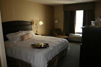 фото отеля Hampton Inn & Suites Plattsburgh