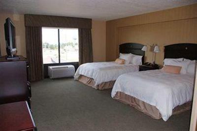 фото отеля Hampton Inn & Suites Plattsburgh