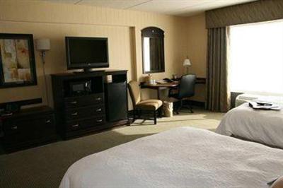 фото отеля Hampton Inn & Suites Plattsburgh