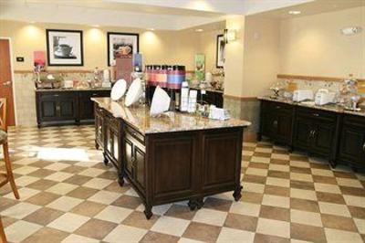 фото отеля Hampton Inn & Suites Plattsburgh