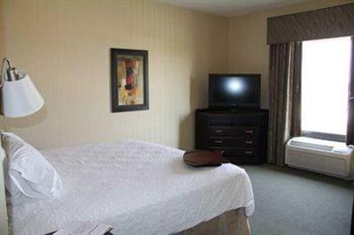 фото отеля Hampton Inn & Suites Plattsburgh