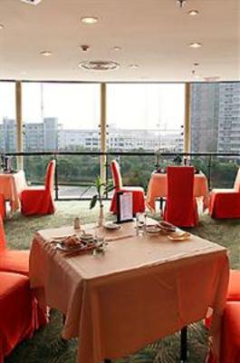 фото отеля Longhill Hotel