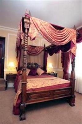 фото отеля The Old Palace Lodge Hotel