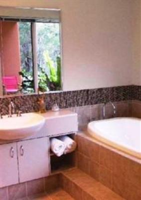 фото отеля Loaring Place Bed & Breakfast