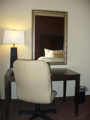 фото отеля Hampton Inn & Suites Enid