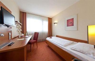 фото отеля Hotel Rieker Stuttgart