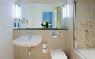 фото отеля base2stay Liverpool