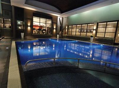 фото отеля Oulton Hall Hotel Leeds