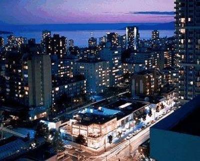 фото отеля Carmana Plaza