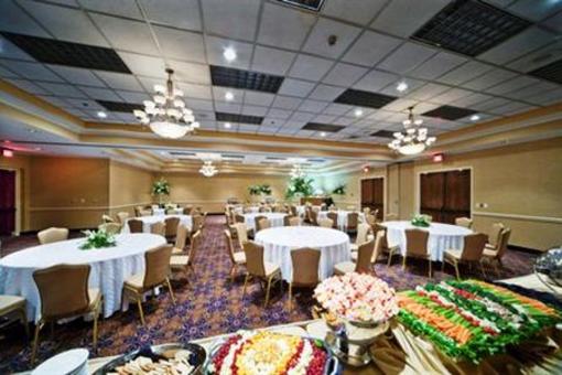 фото отеля Crowne Plaza Hotel Auburn Hills