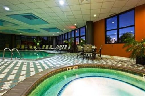 фото отеля Crowne Plaza Hotel Auburn Hills