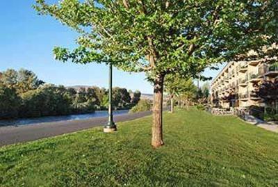 фото отеля Oxford Suites Yakima