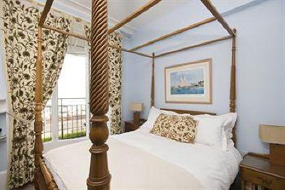 фото отеля Royal Harbour Hotel