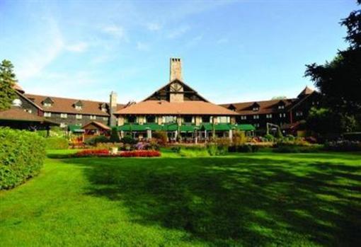 фото отеля Fairmont Le Chateau Montebello