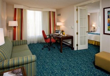 фото отеля Costa Mesa Marriott Suites