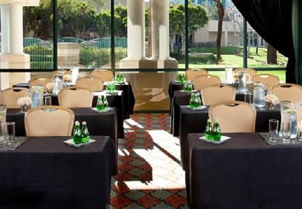 фото отеля Costa Mesa Marriott Suites