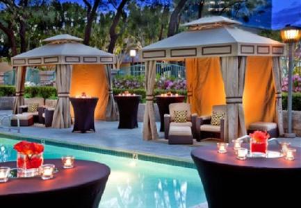 фото отеля Costa Mesa Marriott Suites