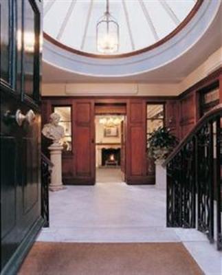 фото отеля Winchester Royal Hotel