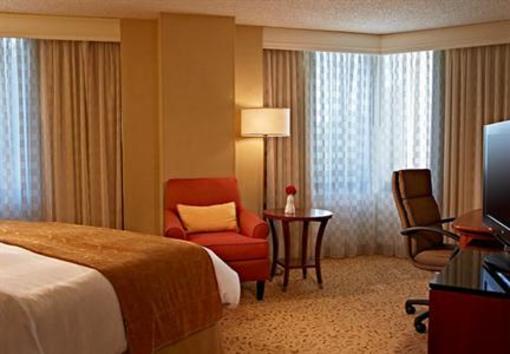 фото отеля Fairview Park Marriott