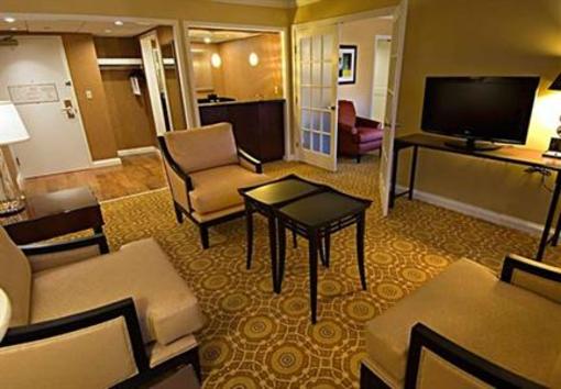 фото отеля Fairview Park Marriott