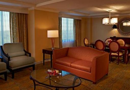 фото отеля Fairview Park Marriott