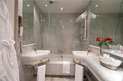 фото отеля Suites Hotel - Foxa 25