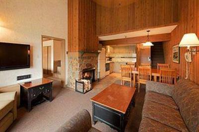 фото отеля Douglas Fir Resort & Chalets