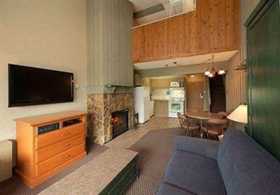 фото отеля Douglas Fir Resort & Chalets