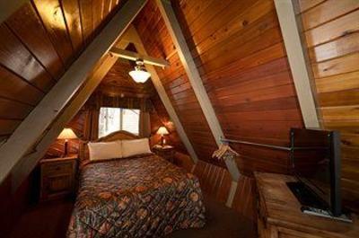 фото отеля Douglas Fir Resort & Chalets