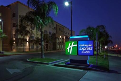 фото отеля Holiday Inn Express & Suites Bakersfield Central