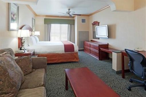 фото отеля Holiday Inn Express & Suites Bakersfield Central